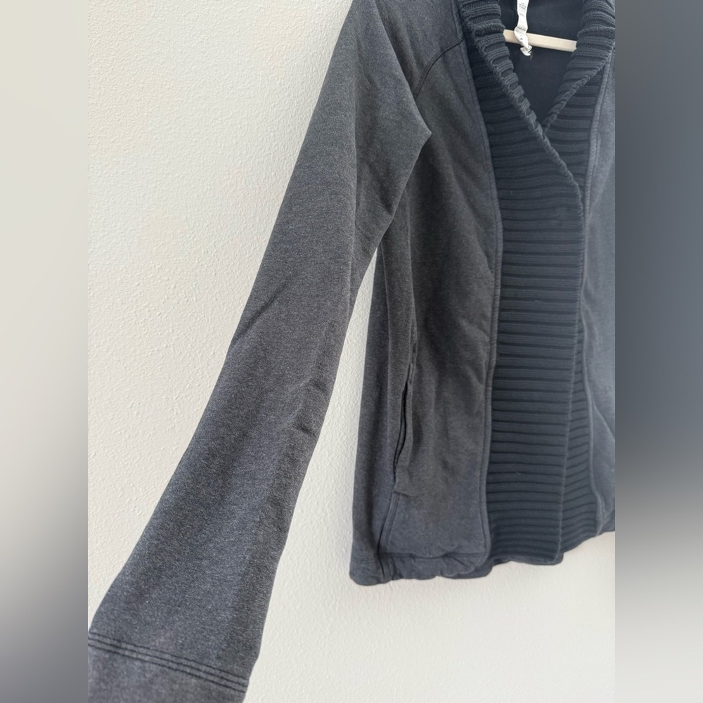 Lululemon Athletica Gray and Black Women's Cardigan - Picture 6 of 7